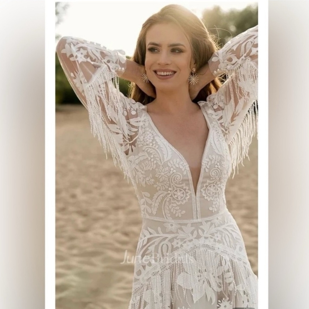 16 Chic White Floral Lace Wedding Dress